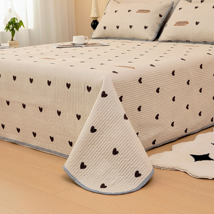 91家纺网 家纺一手货源 找家纺 情煊家纺 2025新款双面全棉夹棉床盖三件套 爱心