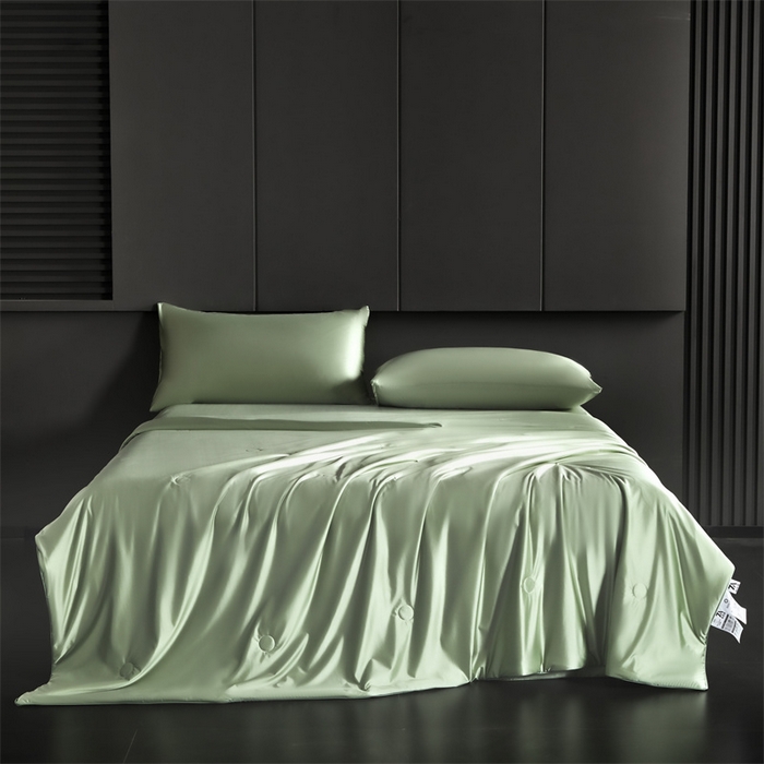 91家纺网 家纺一手货源 找家纺 雯豆家纺 2025夏季新品锦纶+氨纶高档冰丝凉感夏被空调被7A抗菌薄被芯 冰芙绸夏被-橄榄绿