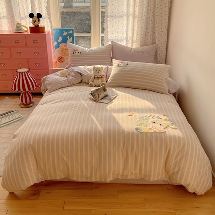 91家纺网 家纺一手货源 找家纺 （总）桃子家居2025新款A类纯棉色织水洗棉毛巾绣猫咪混搭奶油奶瓶元气猫咪