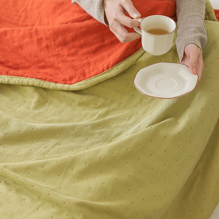 91家纺网 家纺一手货源 找家纺 雯雨2025新款A类全棉四层爱心刺绣纱布毛巾被 点点绿+红