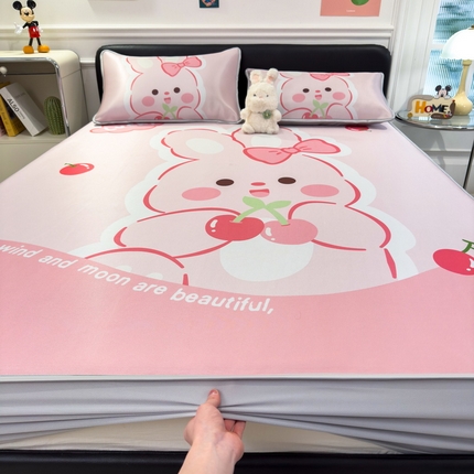 91家纺网 家纺一手货源 找家纺 （总）丝羽坊 2025新款大版印花冰丝凉席冰丝席碳光冰丝凉席-床笠款