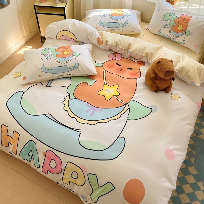 91家纺网 家纺一手货源 找家纺 博雅 2025新款全棉大版印花四件套-卡皮巴拉 木马卡皮巴拉