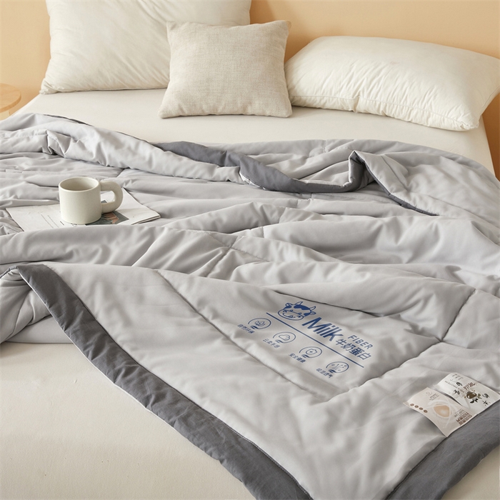 91家纺网 家纺一手货源 找家纺 猎鹿人家纺 2025新款牛奶蛋白夏被 太空灰