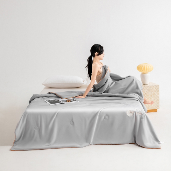 91家纺网 家纺一手货源 找家纺 眠多宝 2025新款奥地利兰精天丝刺绣夏被空调被 之灰