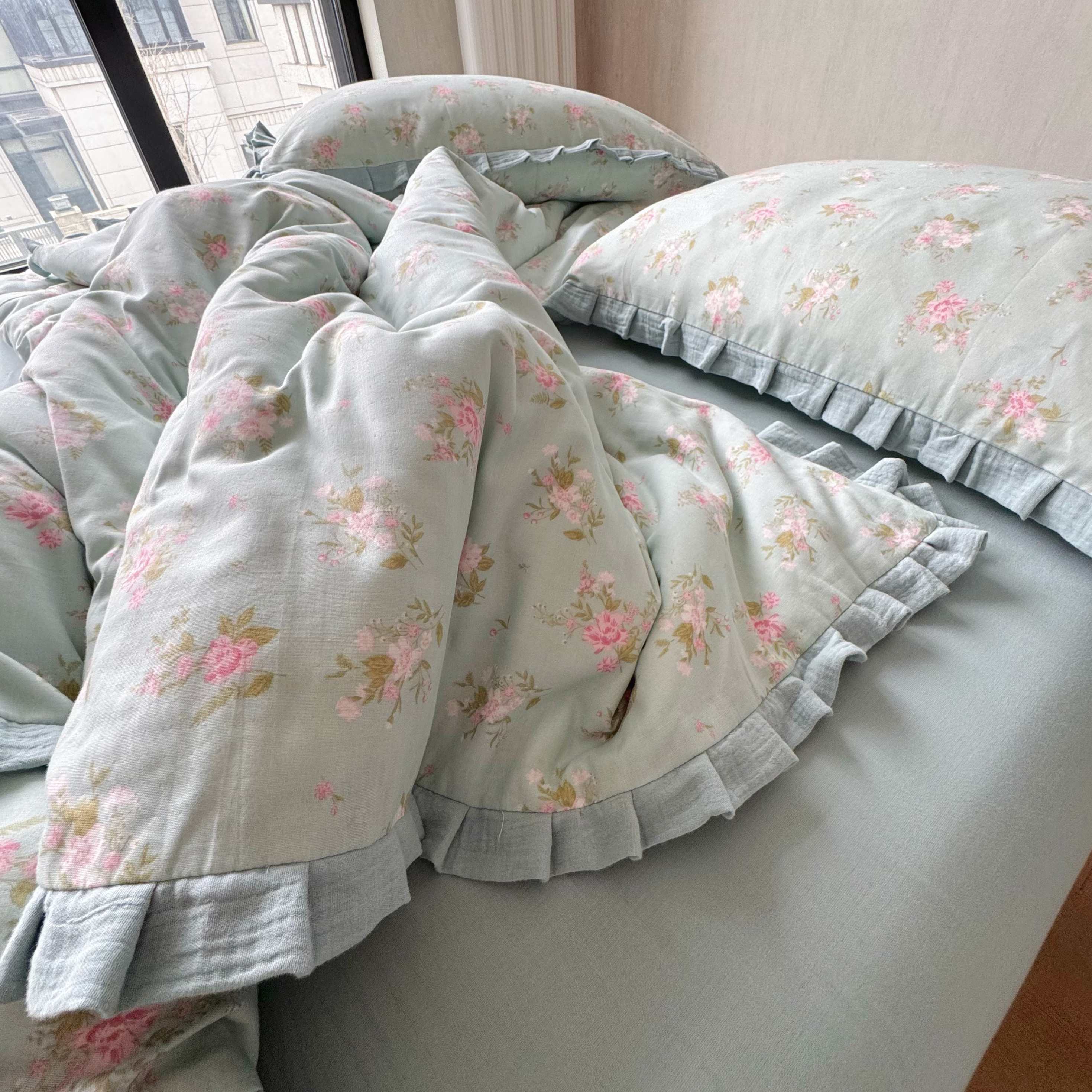 91家纺网 家纺一手货源 找家纺 8+8 （花型持续更新中）2025新款全棉双层纱镂空花边/皱皱花边四件套  兰溪