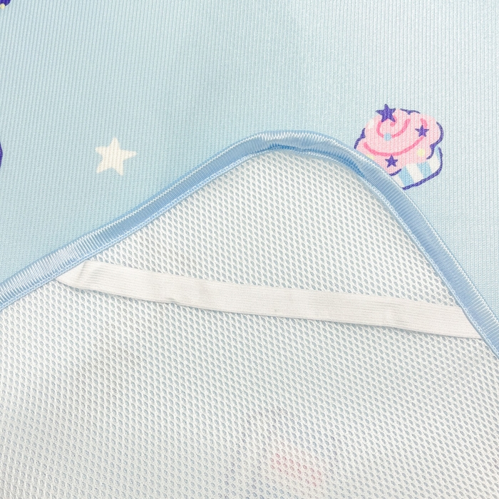 91家纺网 家纺一手货源 找家纺 暮思家居 2025新款三丽鸥正版授权数码印花A类可机洗1200D冰丝凉席三件套平铺款系列 平铺款-甜品玉桂狗