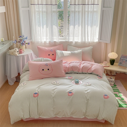 星座家纺 2025新款水洗棉毛巾绣四件套 笑脸KT 绿粉