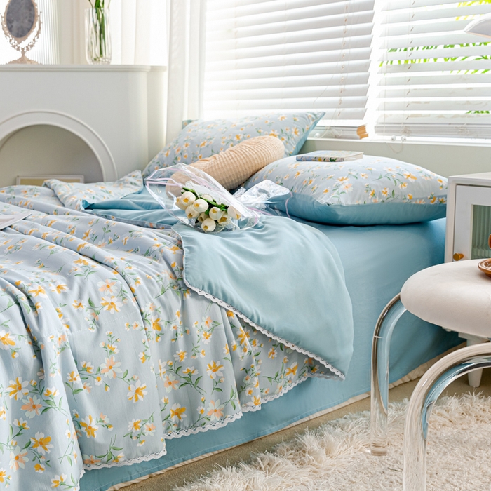 91家纺网 家纺一手货源 找家纺 穆琪 2025新款小花边印花夏被小清新夏凉被 花间