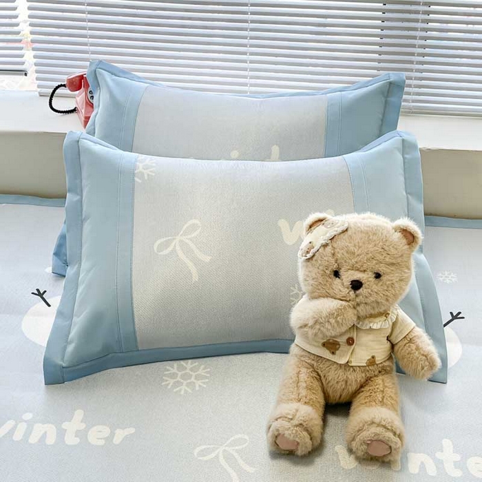 91家纺网 家纺一手货源 找家纺 鑫琪莱家纺 2025新款数码印花加密冰藤凉席三件套 床席款-冰雪童话