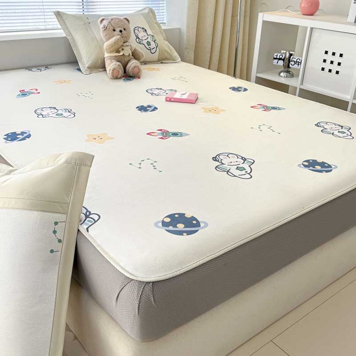 91家纺网 家纺一手货源 找家纺 鑫琪莱家纺 2025新款数码印花加密冰藤凉席三件套 床笠款-漫步星空