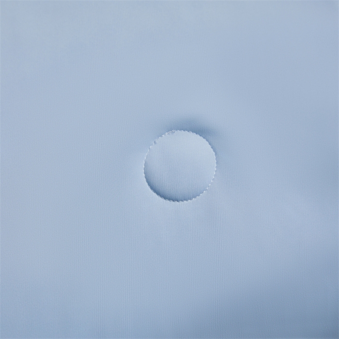 91家纺网 家纺一手货源 找家纺 雯豆家纺 2025夏季新品7A抗菌100%锦纶冰丝凉感夏凉被纯色拼色高档薄被空调被 小冰皮-幽梦蓝+轻奢灰