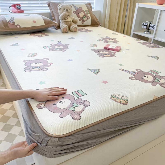 91家纺网 家纺一手货源 找家纺 鑫琪莱家纺 2025新款数码印花加密冰藤凉席三件套 床笠款-生日派对