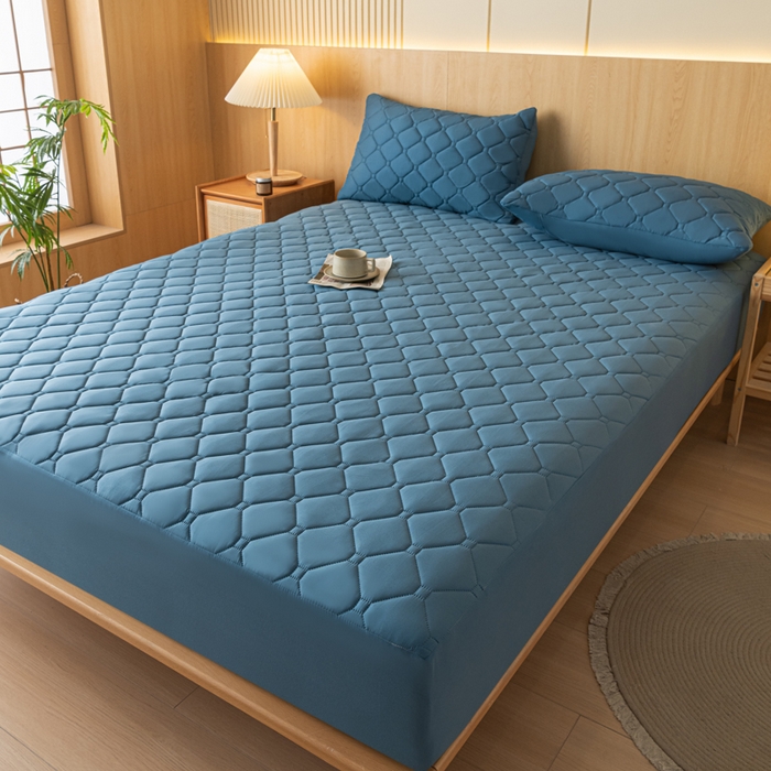 91家纺网 家纺一手货源 找家纺 梵克保罗 2025新款纯色加棉防水大豆纤维床笠 幽梦蓝