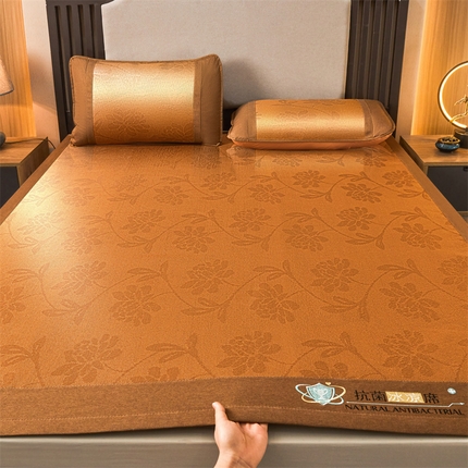 91家纺网 家纺一手货源 找家纺 航途席业 2025新款冰藤席凉席三件套宽包边抗菌刺绣款冰藤凉席 冰藤水中花