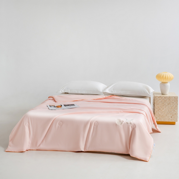 91家纺网 家纺一手货源 找家纺 眠多宝 2025新款奥地利兰精天丝刺绣夏被空调被 晴粉