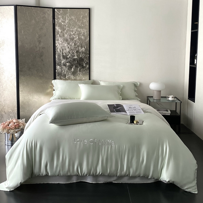 91家纺网 家纺一手货源 找家纺 优悦 2025新款冰丝印花刺绣双拼四件套-漫心 田园绿