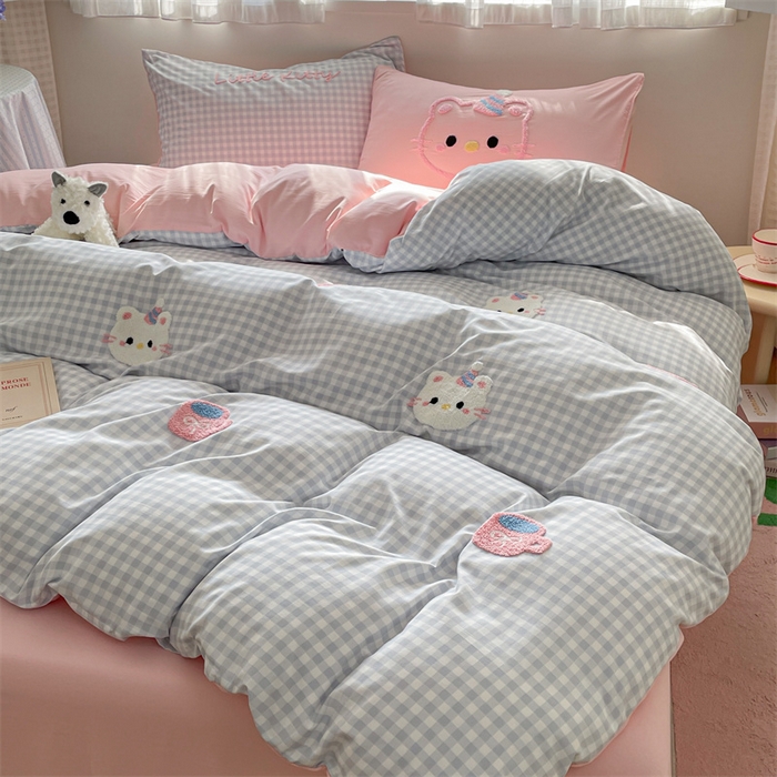 91家纺网 家纺一手货源 找家纺 星座家纺 2025新款水洗棉毛巾绣四件套 笑脸KT 蓝粉