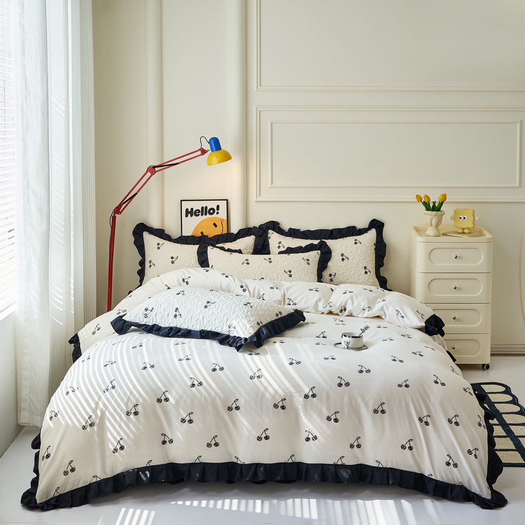 91家纺网 家纺一手货源 找家纺 蝶帕家纺 2025新款法式赫本风韩版花边水洗棉床盖四件套 美味樱桃