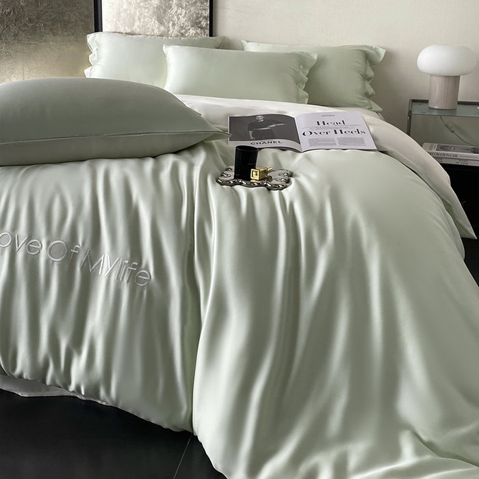 91家纺网 家纺一手货源 找家纺 优悦 2025新款冰丝印花刺绣双拼四件套-漫心 田园绿