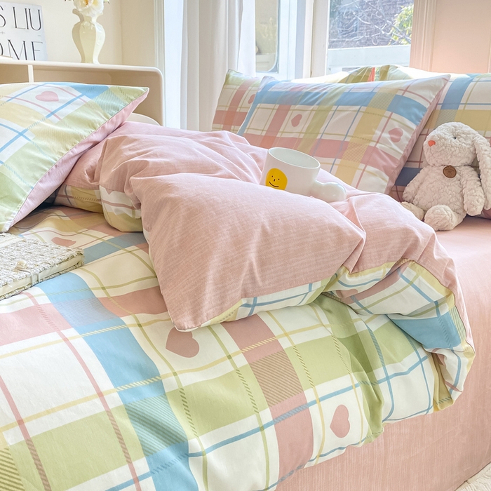 91家纺网 家纺一手货源 找家纺 念家居 2025新款直播爆款三件套印花小清新13070全棉四件套 爱心格-粉