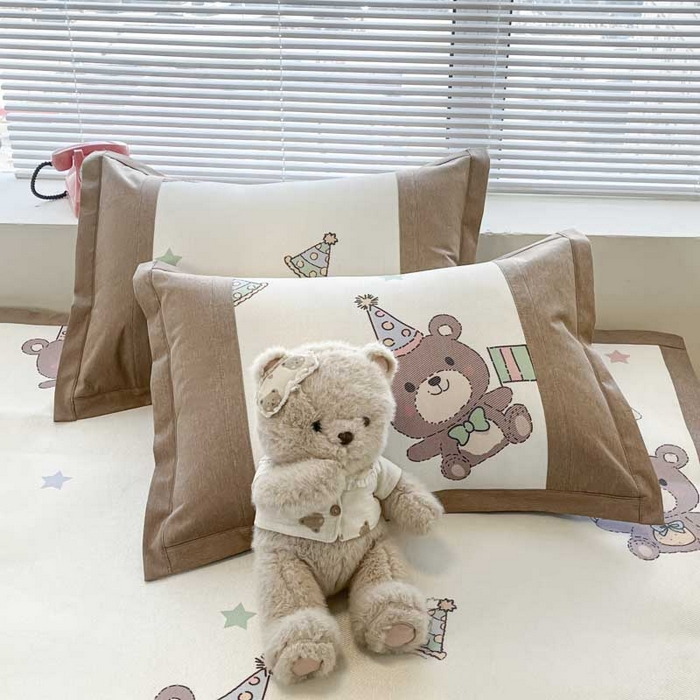 91家纺网 家纺一手货源 找家纺 鑫琪莱家纺 2025新款数码印花加密冰藤凉席三件套 床笠款-生日派对