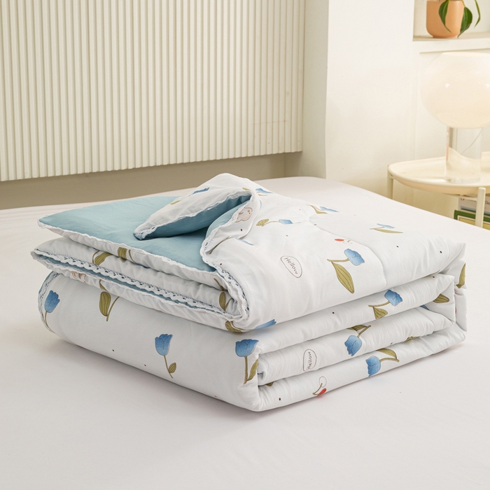 91家纺网 家纺一手货源 找家纺 （总）穆琪 2025新款小花边印花夏被小清新夏凉被