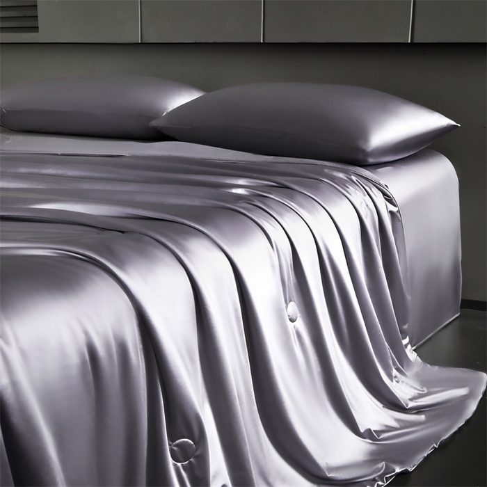 91家纺网 家纺一手货源 找家纺 雯豆家纺 2025夏季新品锦纶+氨纶高档冰丝凉感夏被空调被7A抗菌薄被芯 冰芙绸夏被-暮辰灰