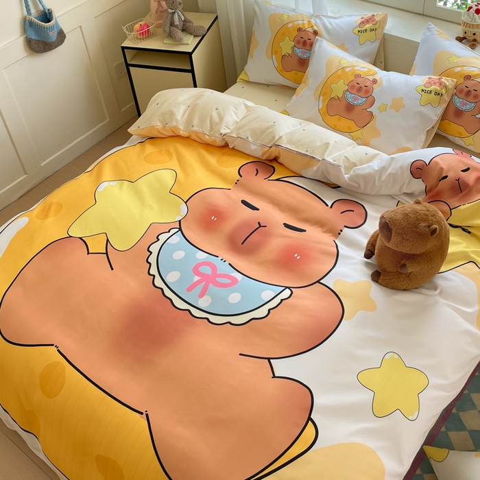 91家纺网 家纺一手货源 找家纺 博雅 2025新款全棉大版印花四件套-卡皮巴拉 晚安卡皮巴拉