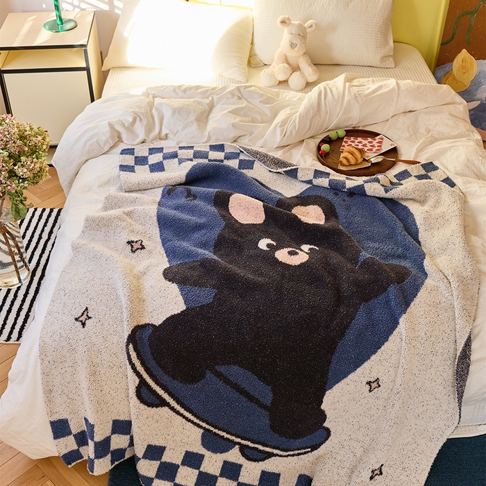 91家纺网 家纺一手货源 找家纺 暖绵绵家纺 2025新款半边绒熊趣滑行卡通毯-皮卡熊 50222720