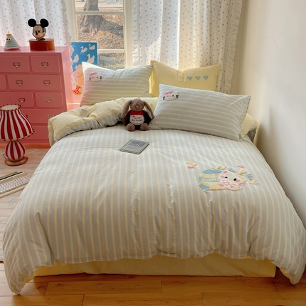 91家纺网 家纺一手货源 找家纺 （总）桃子家居2025新款A类纯棉色织水洗棉毛巾绣猫咪混搭奶油奶瓶元气猫咪