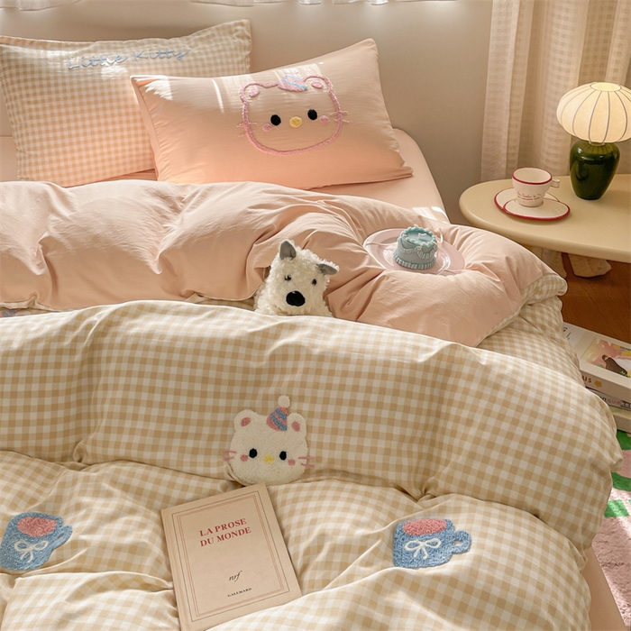 91家纺网 家纺一手货源 找家纺 星座家纺 2025新款水洗棉毛巾绣四件套 笑脸KT 杏格