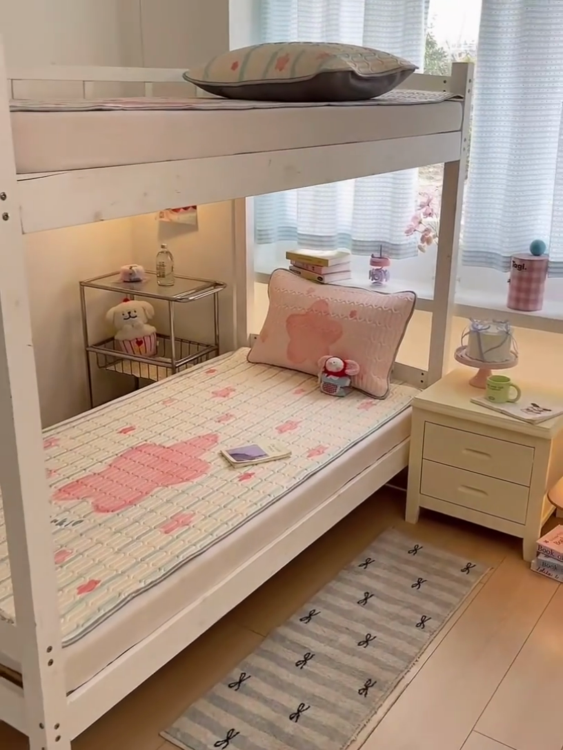 91家纺网 家纺一手货源 找家纺 川悦生活 2025新款大阪宿舍凉感丝凉席 萌萌星系