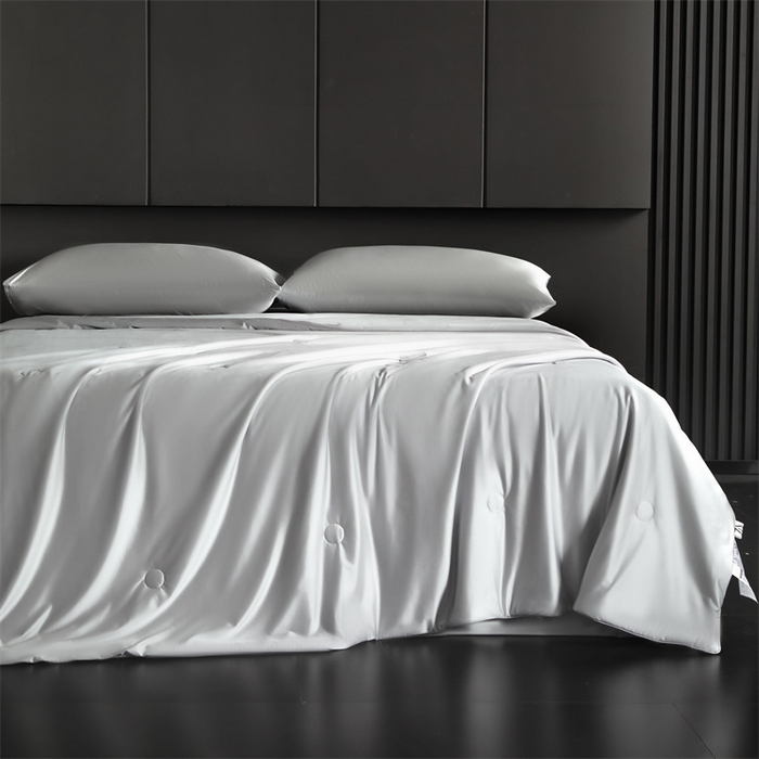 91家纺网 家纺一手货源 找家纺 雯豆家纺 2025夏季新品锦纶+氨纶高档冰丝凉感夏被空调被7A抗菌薄被芯 冰芙绸夏被-月光灰