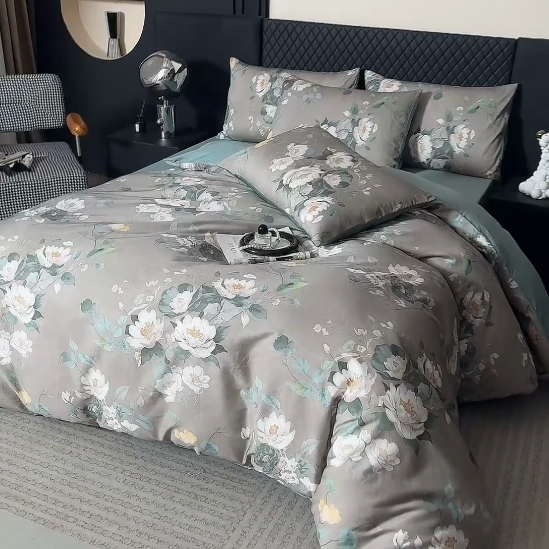 91家纺网 家纺一手货源 找家纺 氧家 2025新款60s贡缎长绒棉数码印花四件套（礼盒装） 芳华