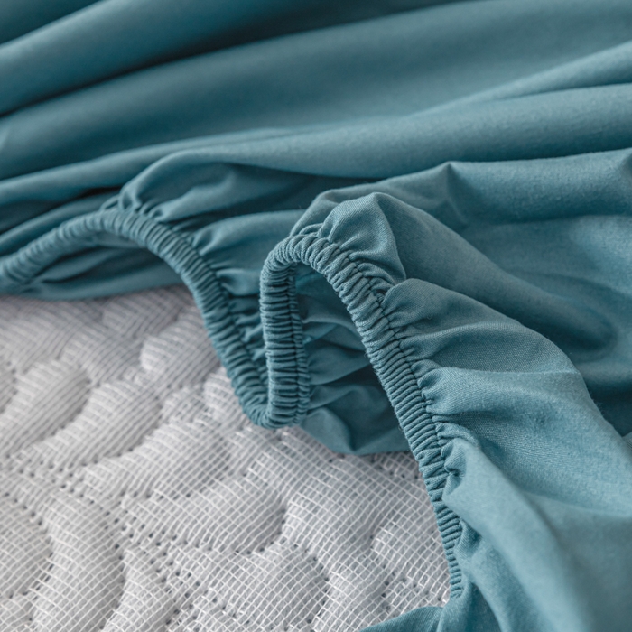 91家纺网 家纺一手货源 找家纺 梵克保罗 2025新款简约纯色水洗棉防水夹棉床笠 宾利蓝