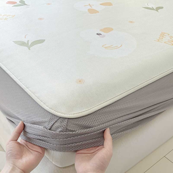 91家纺网 家纺一手货源 找家纺 鑫琪莱家纺 2025新款数码印花加密冰藤凉席三件套 床笠款-快乐丫丫