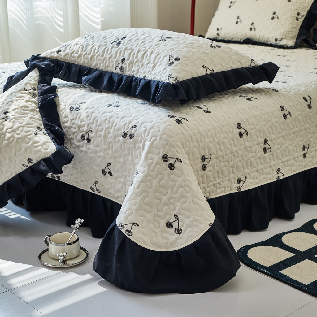 91家纺网 家纺一手货源 找家纺 蝶帕家纺 2025新款法式赫本风韩版花边水洗棉床盖四件套 美味樱桃