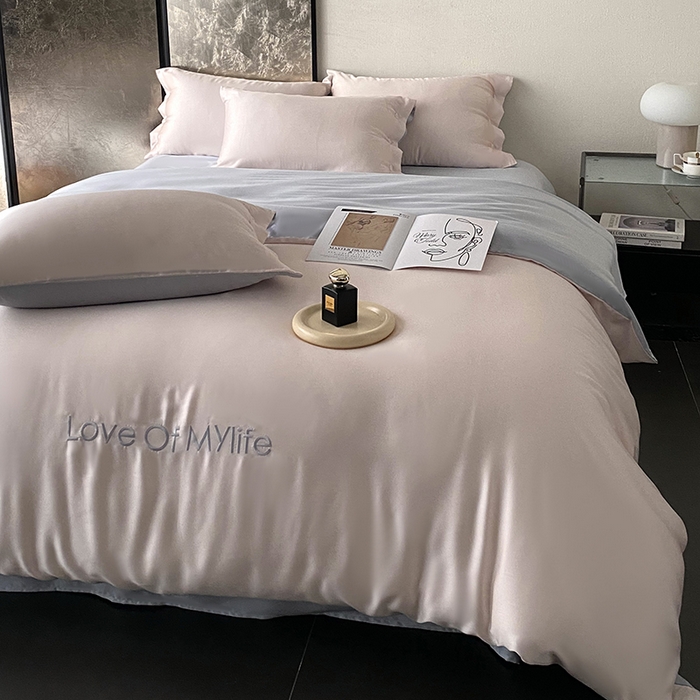 91家纺网 家纺一手货源 找家纺 优悦 2025新款冰丝印花刺绣双拼四件套-漫心 冰莓粉