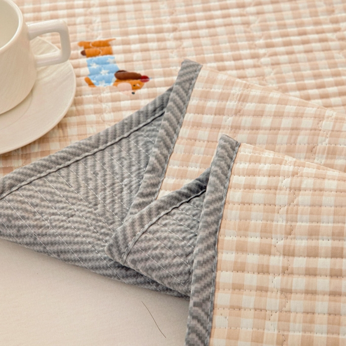 91家纺网 家纺一手货源 找家纺 情煊家纺 2025新款双面全棉夹棉床盖三件套 俏皮狗