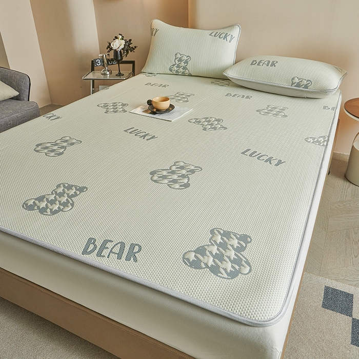 91家纺网 家纺一手货源 找家纺 柔品2025新款PE中分子凉感提花凉席系列 卡迪熊 奶绿-床席款