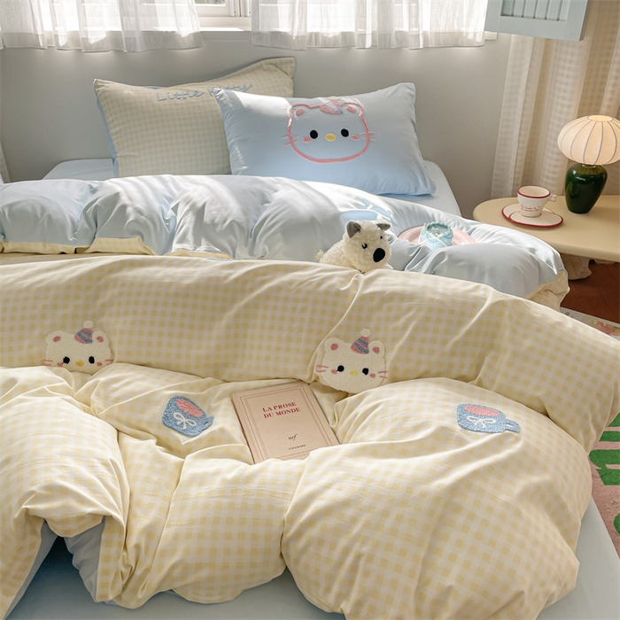 91家纺网 家纺一手货源 找家纺 星座家纺 2025新款水洗棉毛巾绣四件套 笑脸KT 浅黄