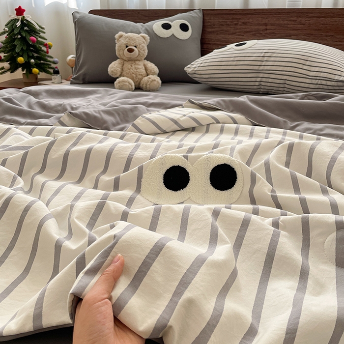 91家纺网 家纺一手货源 找家纺 桃心家居 2025新款云柔水洗棉毛巾绣大豆单夏被夏被四件套 水洗棉-大眼睛夏被灰条拿铁