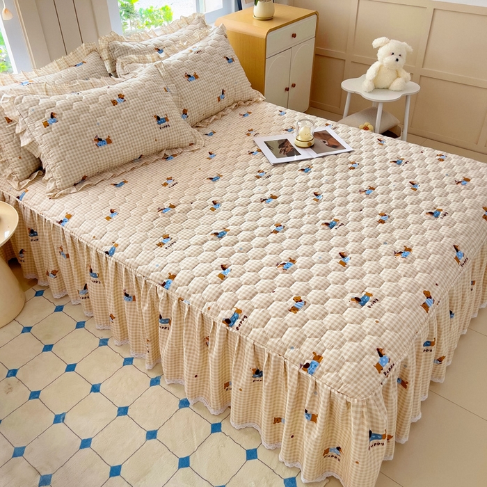 91家纺网 家纺一手货源 找家纺 2025新款全棉夹棉床裙 俏皮狗