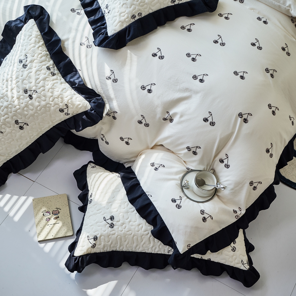 91家纺网 家纺一手货源 找家纺 蝶帕家纺 2025新款法式赫本风韩版花边水洗棉床盖四件套 美味樱桃