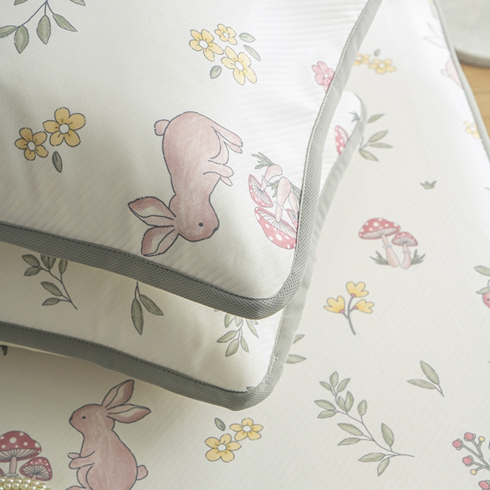 91家纺网 家纺一手货源 找家纺 卢赛尔 2025新款凉感丝提花凉席床笠款 蘑菇兔