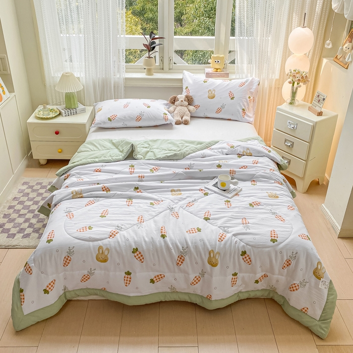 91家纺网 家纺一手货源 找家纺 穆琪 2025年新款小清新手包边夏凉被水洗棉印花夏被 奇趣萌宠