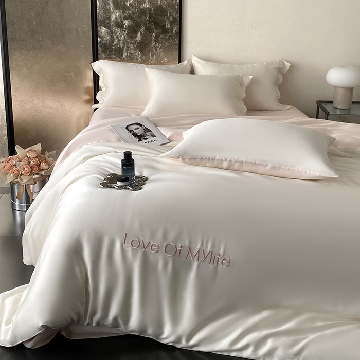 91家纺网 家纺一手货源 找家纺 优悦 2025新款冰丝印花刺绣双拼四件套-漫心 雪山白