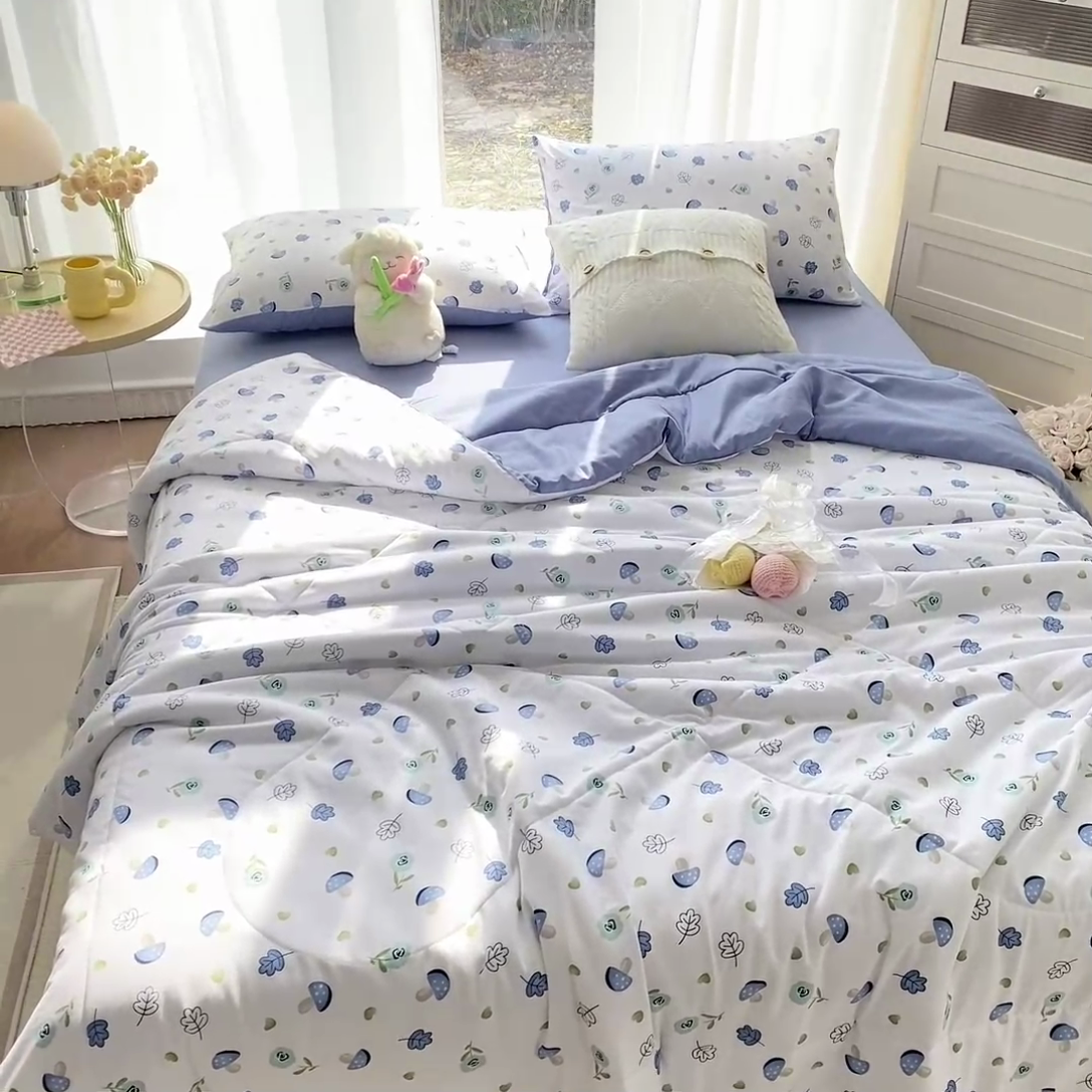 91家纺网 家纺一手货源 找家纺 穆琪 2025新款小花边印花夏被小清新夏凉被 小蘑菇