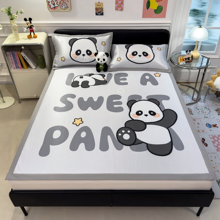 91家纺网 家纺一手货源 找家纺 丝羽坊 2025新款大版印花冰丝凉席冰丝席碳光冰丝凉席-平铺款 功夫熊猫