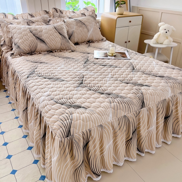 91家纺网 家纺一手货源 找家纺 2025新款全棉夹棉床裙 青春告白